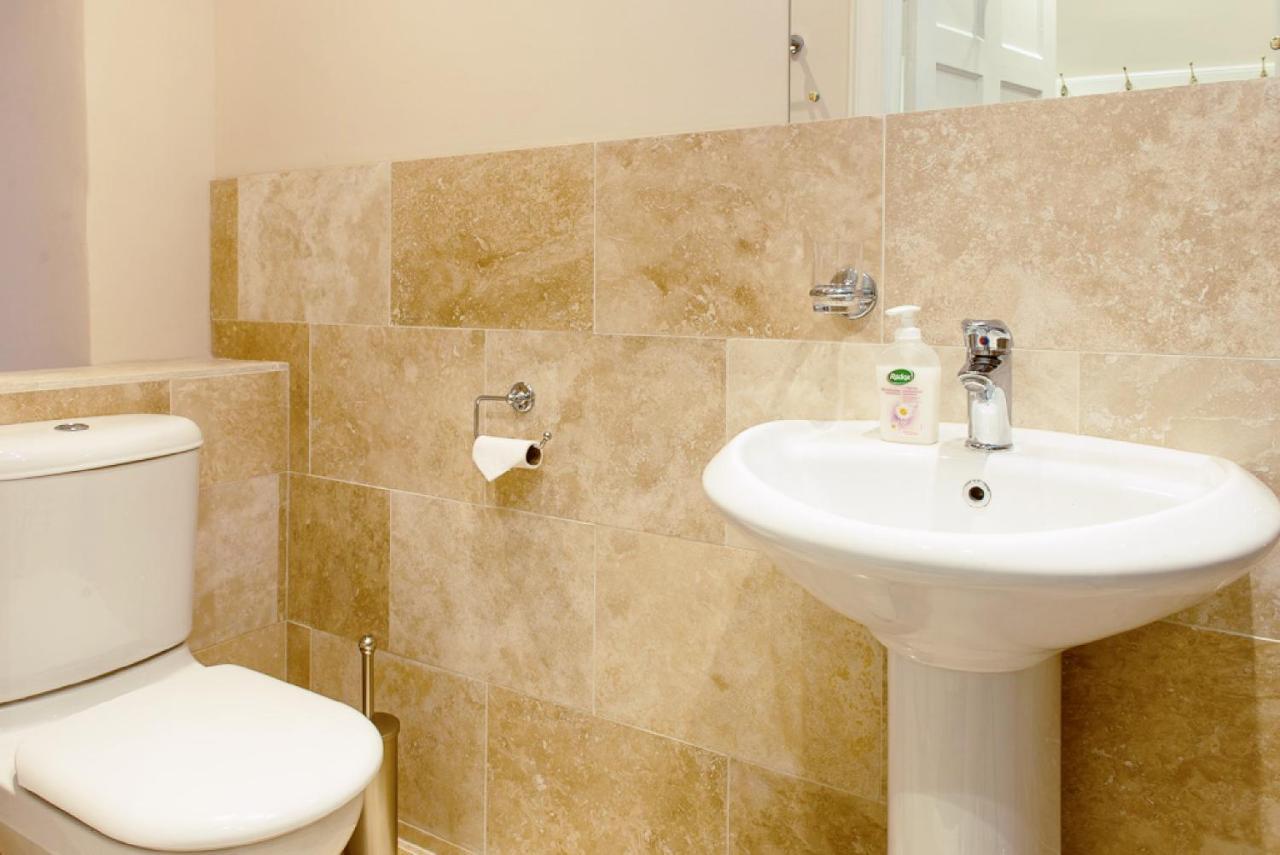 Gorgeous Central Edinburgh 3-Bedroom Apartment מראה חיצוני תמונה
